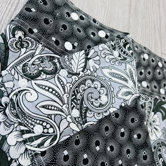 Sweet Spot Skirt Reversible Wrap Mini Adjustable Paisley Floral Black White Gray - Picture 7 of 12